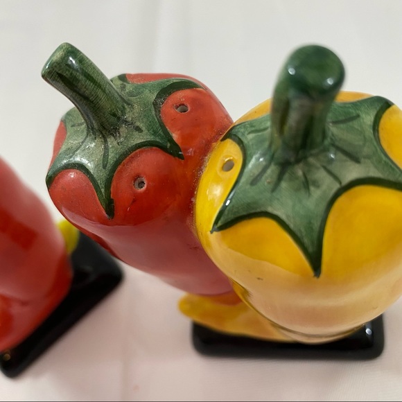 Clay art hot chili pepper salt and pepper shakers. Preowned - Picture 4 of 6